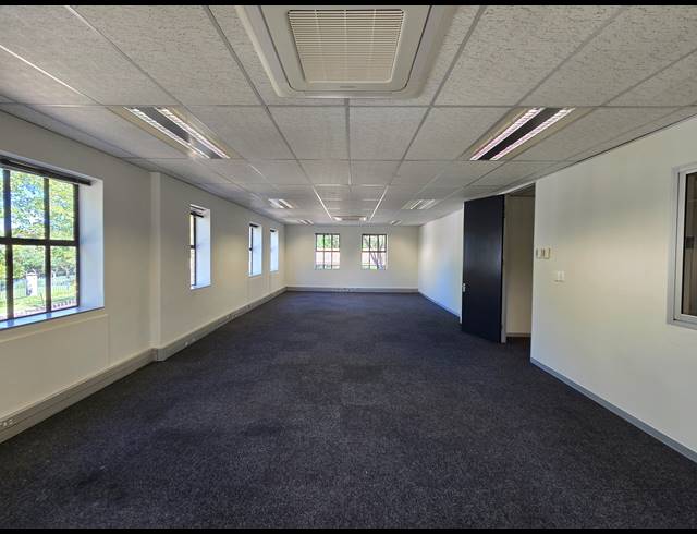 470M² OFFICE TO LET IN BRYANSTON